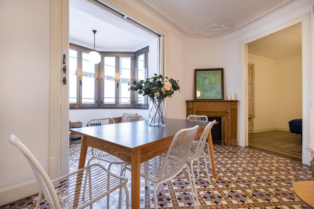 B42 - Modernist For Large Groups In Eixample Appartement Barcelona