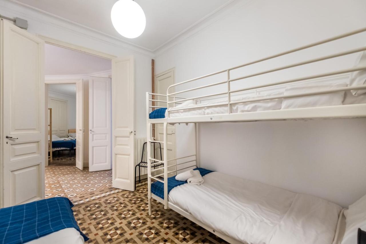 B42 - Modernist For Large Groups In Eixample Appartement *