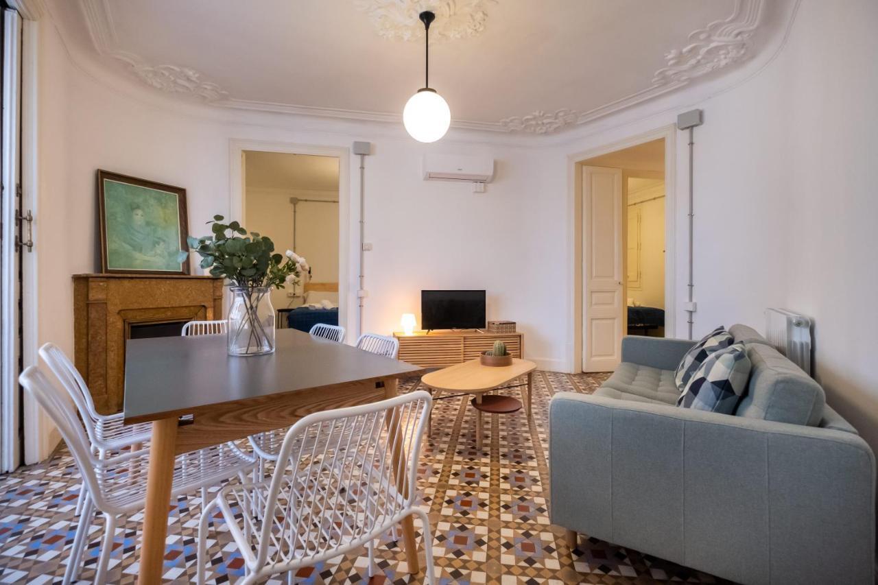 B42 - Modernist For Large Groups In Eixample Appartement *
